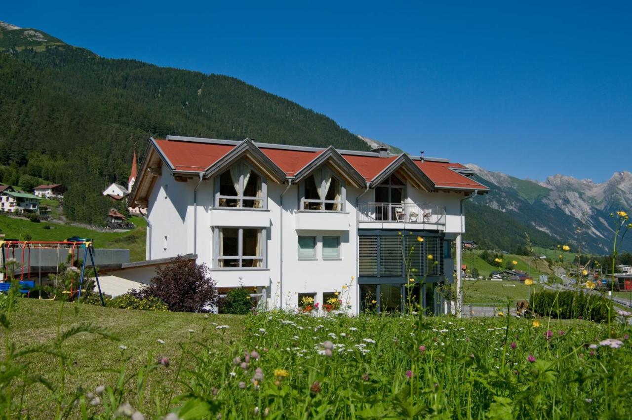 Adrian Bed & Breakfast Sankt Anton am Arlberg Dış mekan fotoğraf